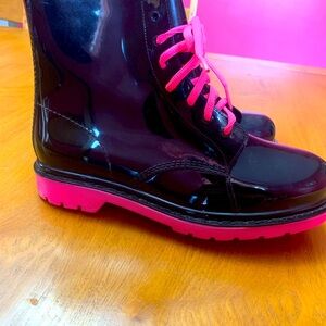Women’s size 11 rubber combat boots
